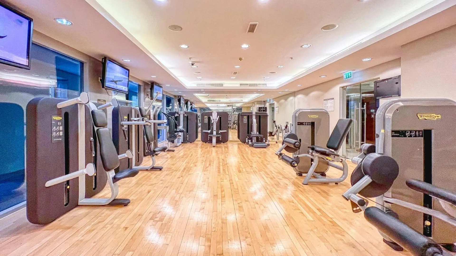 Luxury 1-Bedroom Apartment With Burj Khalifa View Dubai
