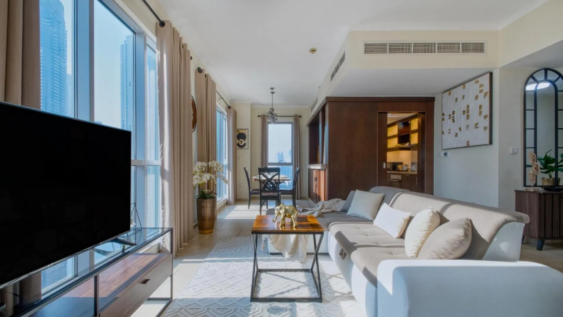 Luxury 1-Bedroom Apartment With Burj Khalifa View Dubai
